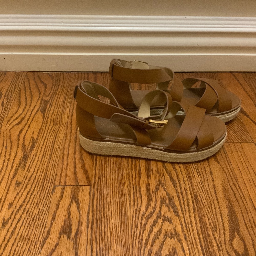 Shoes - Picture 7 of 9